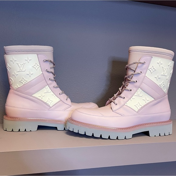 Louis Vuitton Mens Authentic ‘20 Landscape Combat Boots Purple LV Logo Rare 8.5 - Picture 13 of 15